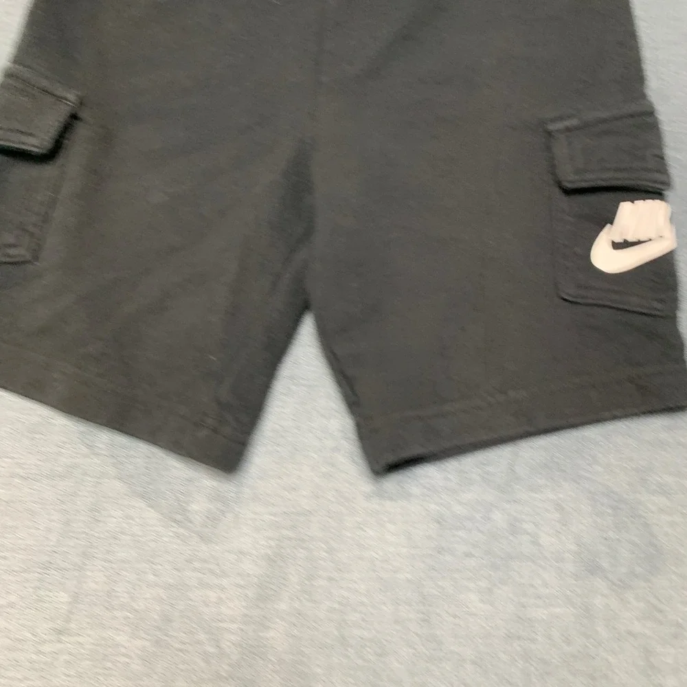 Nike Sweat Shorts Boys Large Black Swoosh Logo Fleece Lined Utility Pockets